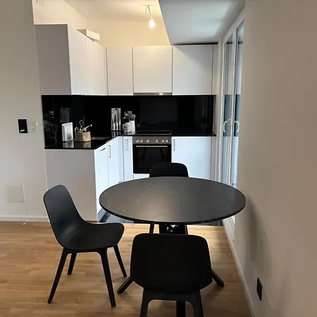 2 Minutes Walking From Train Station 公寓