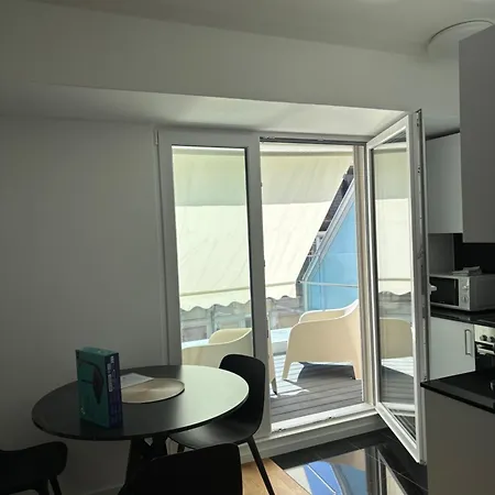 Appartamento 2 Minutes Walking From Train Station