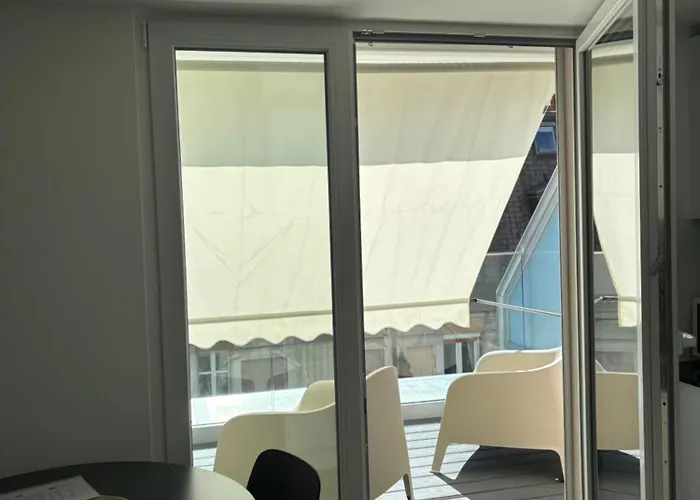 Apartment 2 Minutes Walking From Train Station *